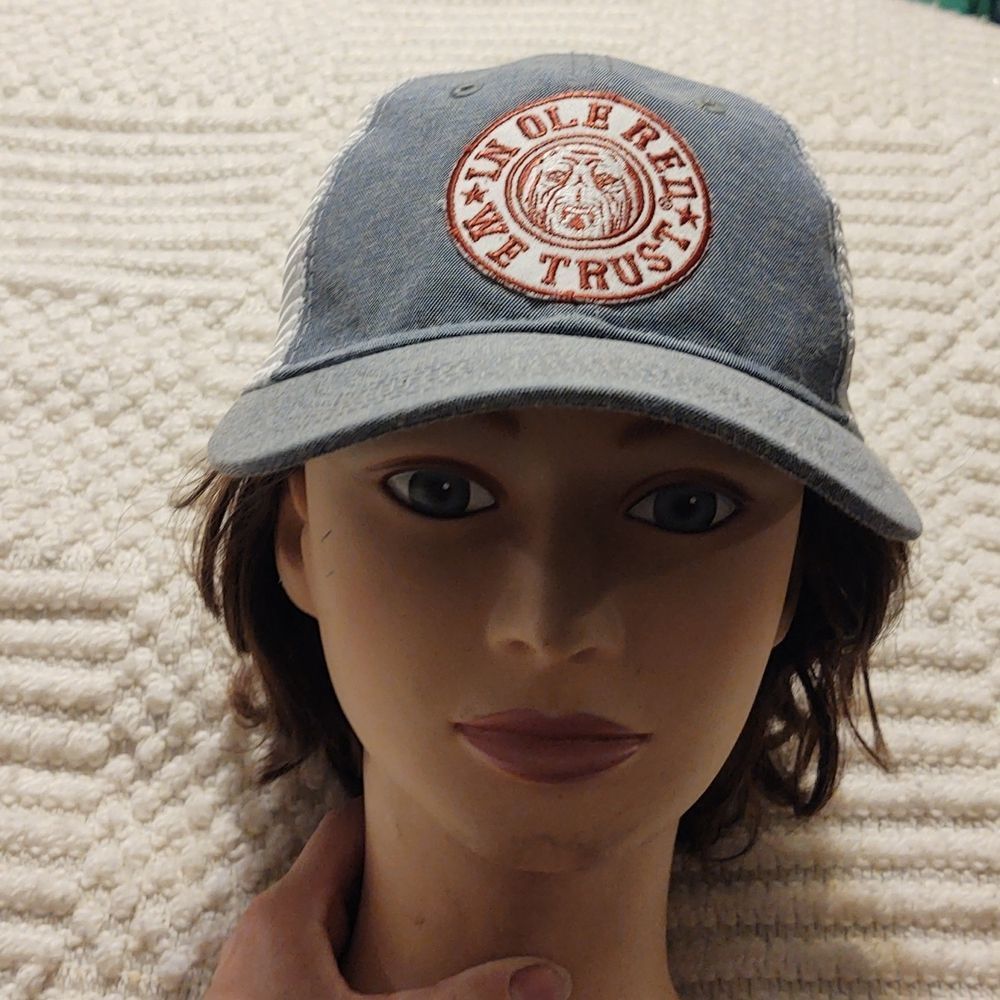 Like NEW trucker hat - Ole Red - Blake Shelton Nashville! One size fits all